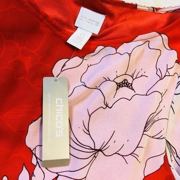 CHICO'S Asymmetrical Contemporary Floral Tunic Top - Picture 8 of 10